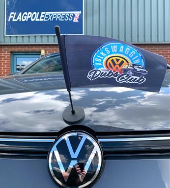 Magnetic car flag pole